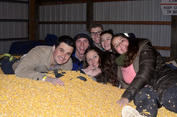 Some corny moments from our trip to the Corn Maze! PC: Jiaxin Zheng 